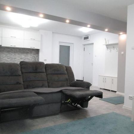 Apartament Sarra Targoviste Zewnętrze zdjęcie