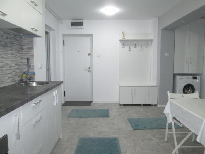 Apartament Sarra Targoviste Zewnętrze zdjęcie